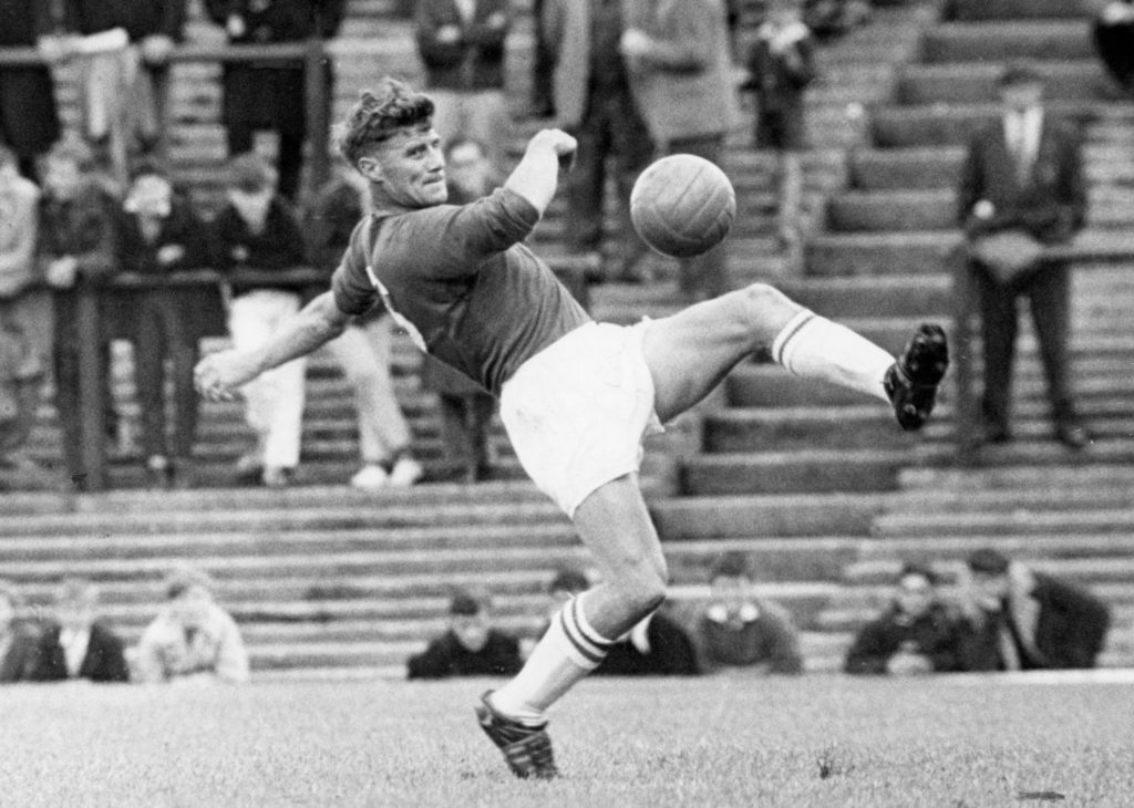 Jimmy Dickinson Portsmouth football player 1946-1965, Jimmy Dickinson holds the record for number of league appearances